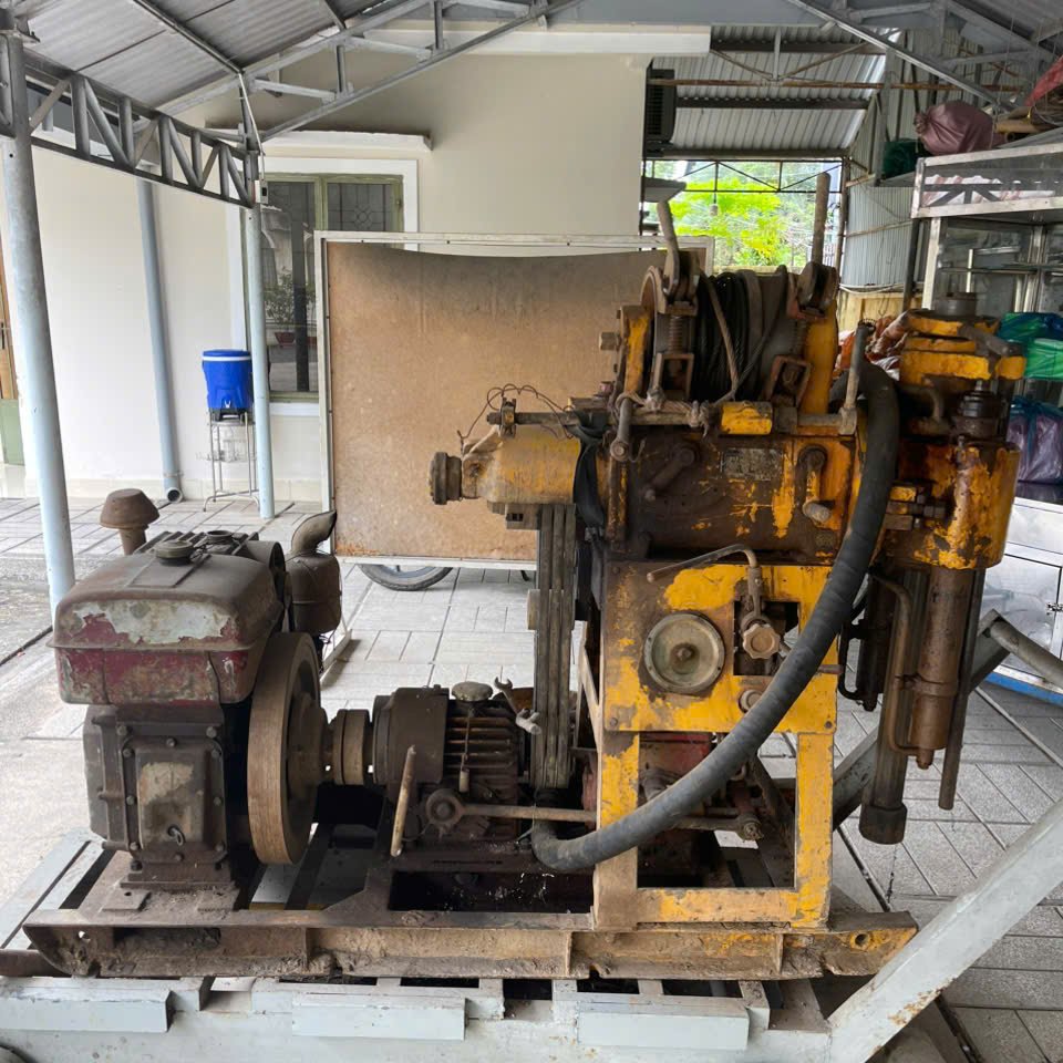 Máy khoan khảo sát địa chất